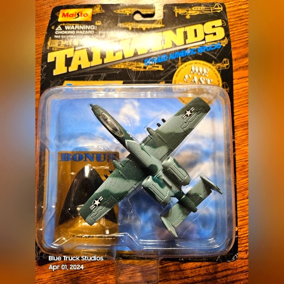 Maisto Tailwinds A-10 Thunderbolt II Series III Die Cast Metal 1999 VINTAGE - Picture 1 of 13